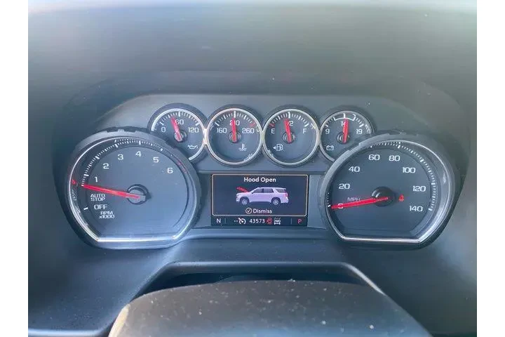 Chevrolet Suburban 2021 4x4 image 10