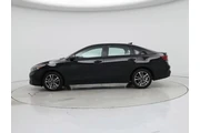 $17998 : Kia Forte 2023 LXS 4dr Sedan thumbnail