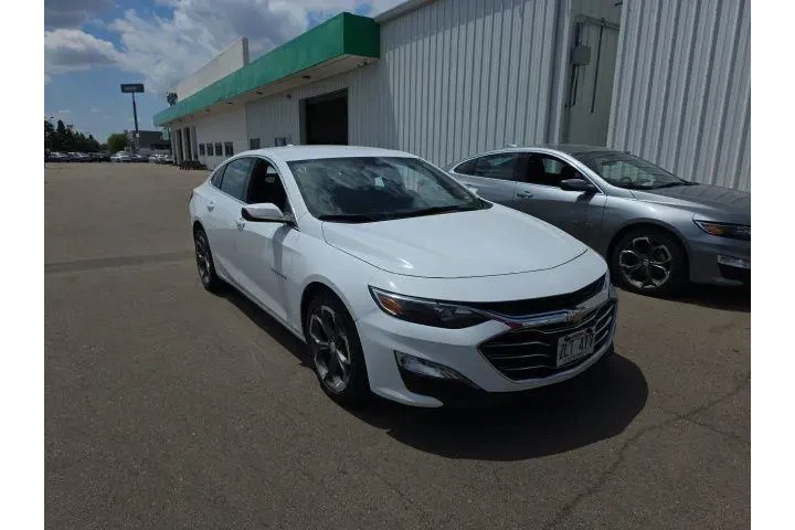 $19775 : Chevrolet Malibu 2024 LT 4dr image 3