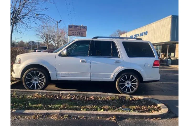 $13500 : 2016 Navigator Reserve image 2