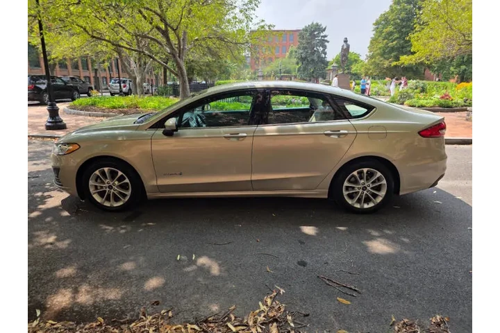 $15995 : 2019 Fusion Hybrid SE image 4