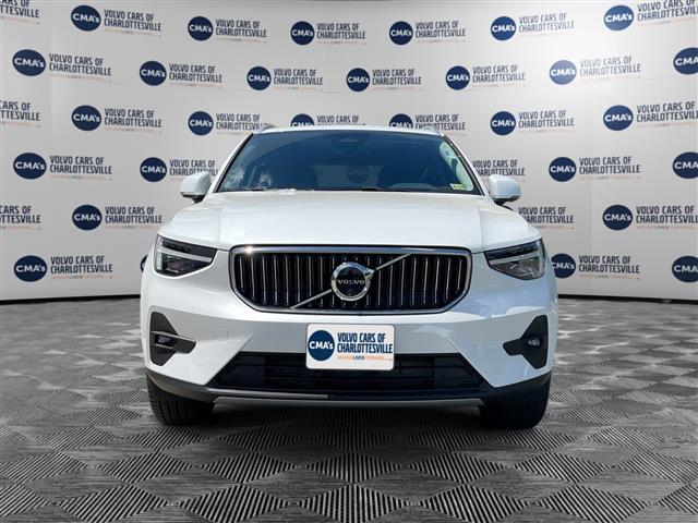 $51975 : PRE-OWNED 2024 VOLVO XC40 B5 image 8