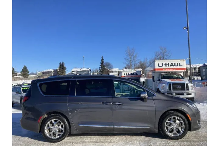 $18398 : 2018 Pacifica Limited image 5