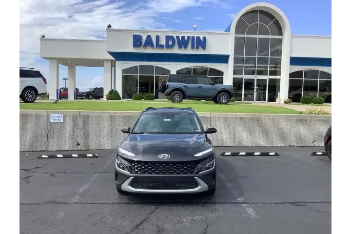 $26950 : Hyundai KONA 2023 AWD SEL 4d image 2