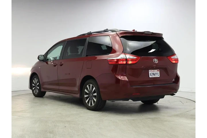 $23998 : Toyota Sienna 2018 AWD LE 7- image 2