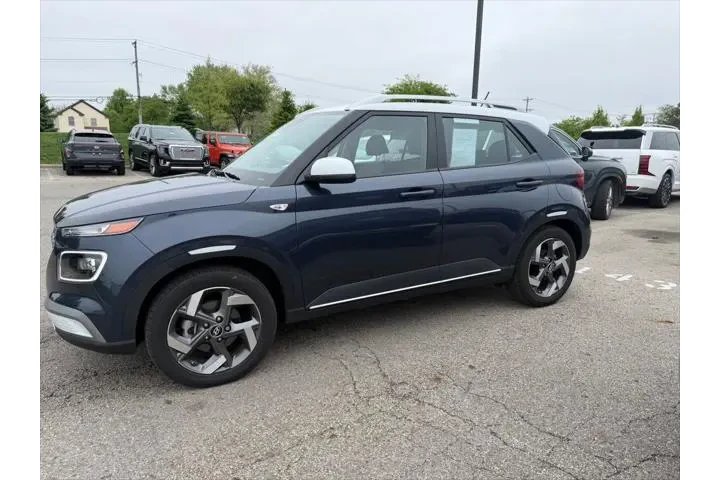 $21866 : Hyundai VENUE 2025 Limited 4 image 1