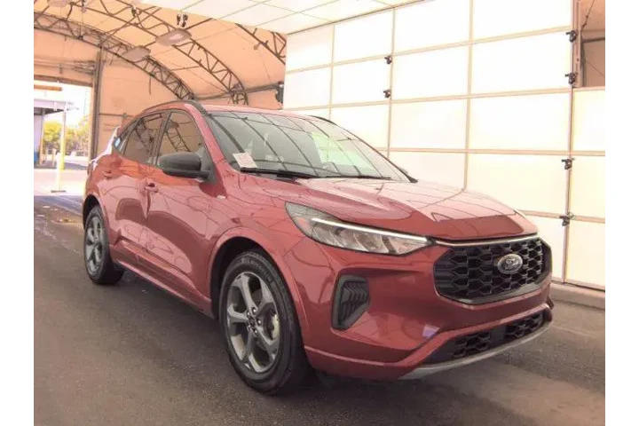 $15984 : Ford Escape 2023 ST-Line 4dr image 5