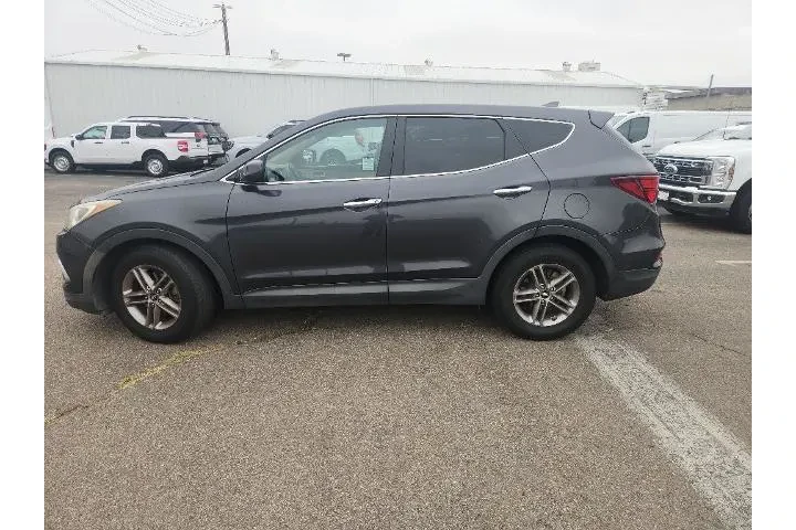 $11821 : Hyundai SANTA FE Sport 2017 image 8