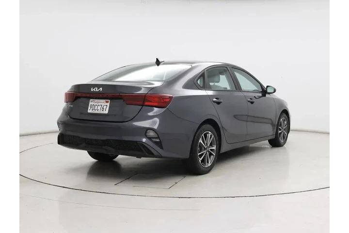 $17998 : Kia Forte 2023 LXS 4dr Sedan image 8