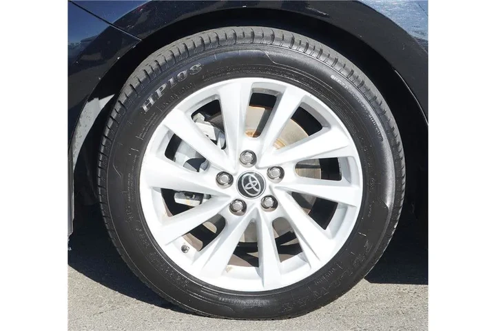 $20984 : 2022 Camry LE image 10