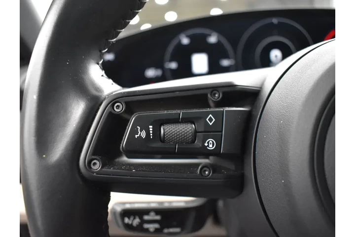 $39995 : Porsche Taycan 2022 4dr Seda image 10