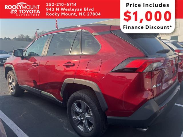 $24790 : PRE-OWNED 2022 TOYOTA RAV4 XLE image 8