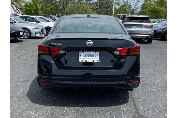 $17053 : Nissan Altima 2025 2.5 SV 4d image 5