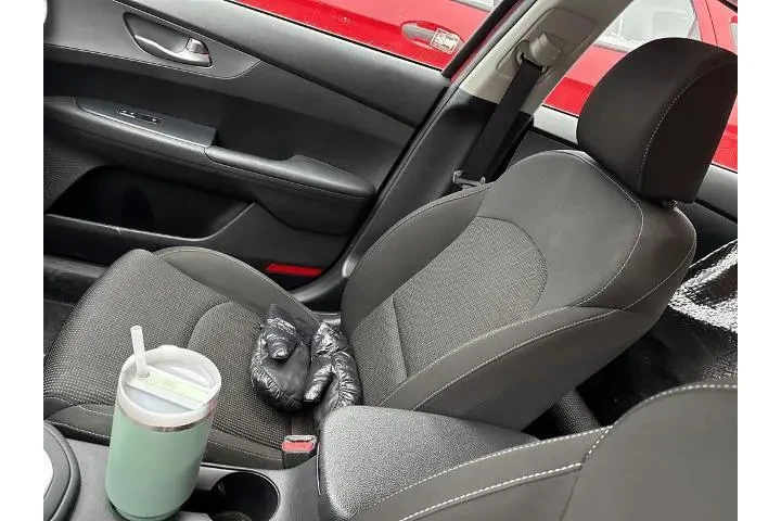 $12900 : Kia Forte 2020 LXS 4dr Sedan image 10