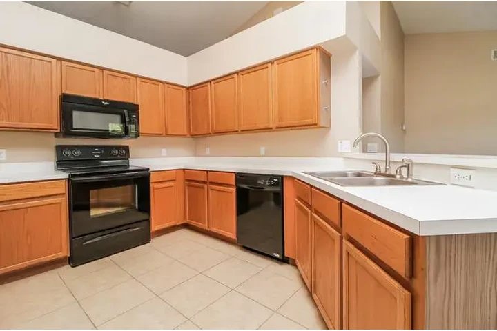 $1000 : Hermoso apartamento de 3 dormi image 1