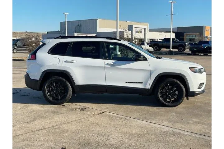 $19619 : Jeep Cherokee 2023 4x4 Altit image 2