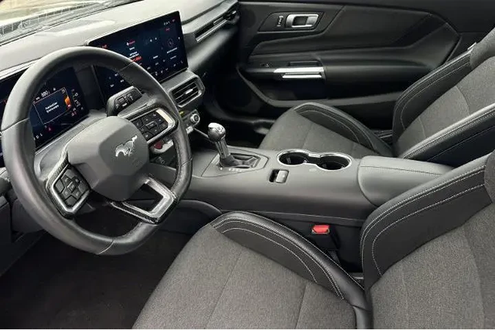 $33995 : Ford Mustang 2025 EcoBoost P image 9