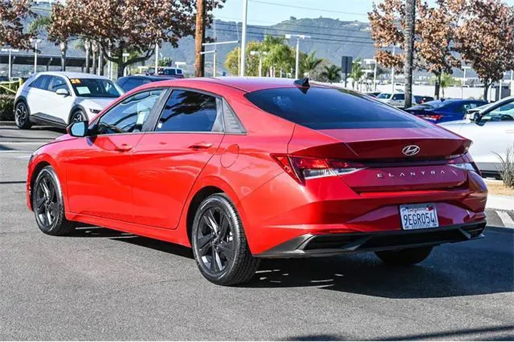 $18000 : Hyundai ELANTRA 2023 SEL 4dr image 7