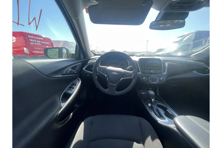 $17459 : Chevrolet Malibu 2023 LT 4dr image 6