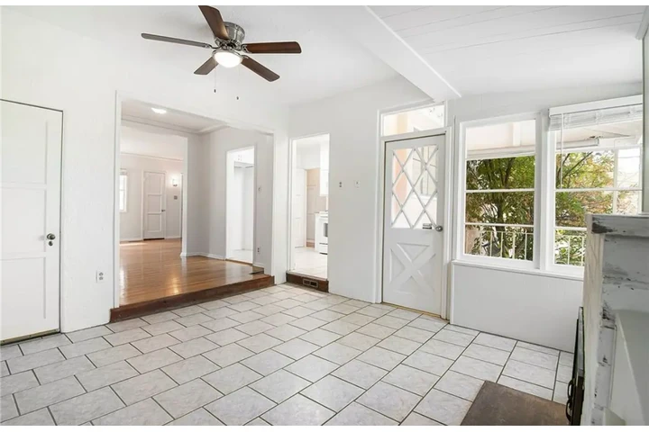 $2460 : 3Bed 2Bath in Huntington Park image 3