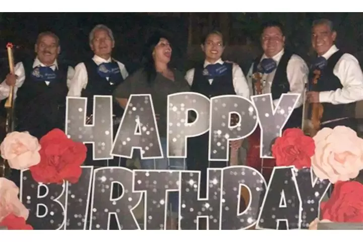 Mariachi Azteca De Oro image 8