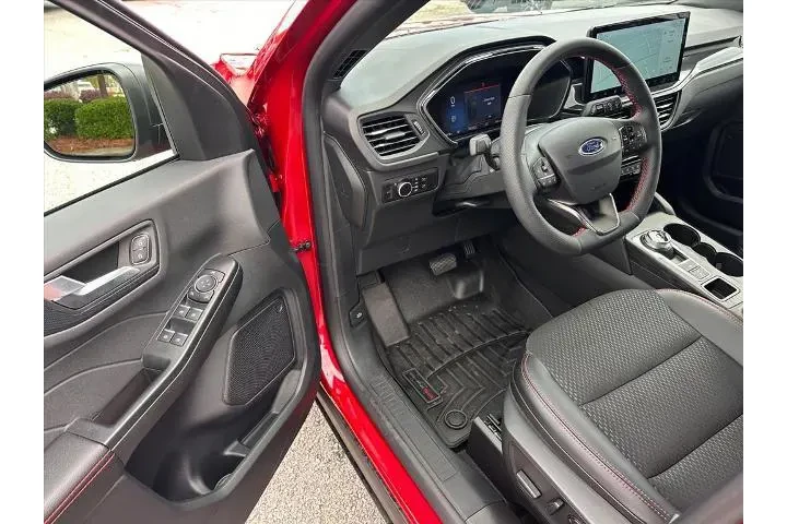 $31980 : Ford Escape 2026 ST-Line 4dr image 9