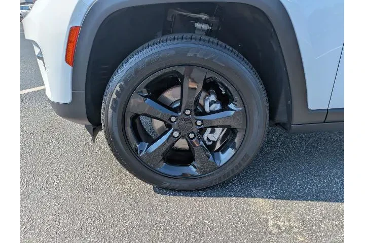 $31998 : Jeep Grand Cherokee 2024 4x2 image 9