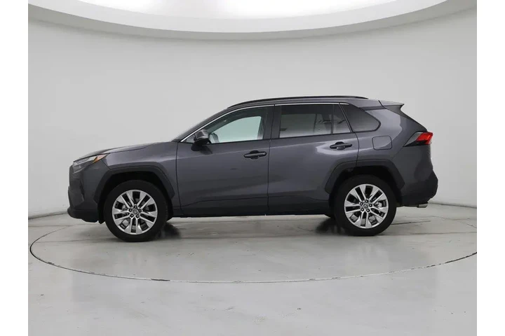 $35998 : Toyota RAV4 2024 AWD XLE Pre image 3