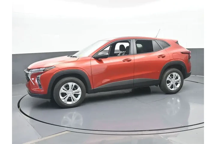 $16725 : Chevrolet Trax 2024 LS 4dr C image 2