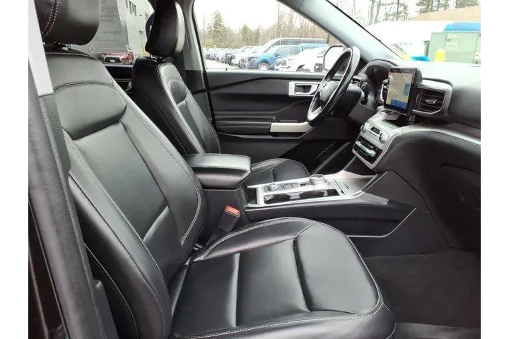 $22865 : Ford Explorer 2021 AWD XLT 4 image 6