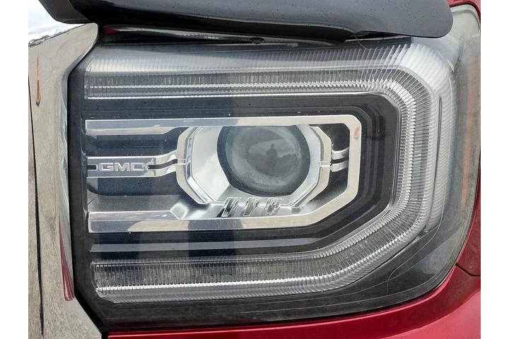 $31795 : GMC Sierra 1500 2018 4x4 SLT image 8