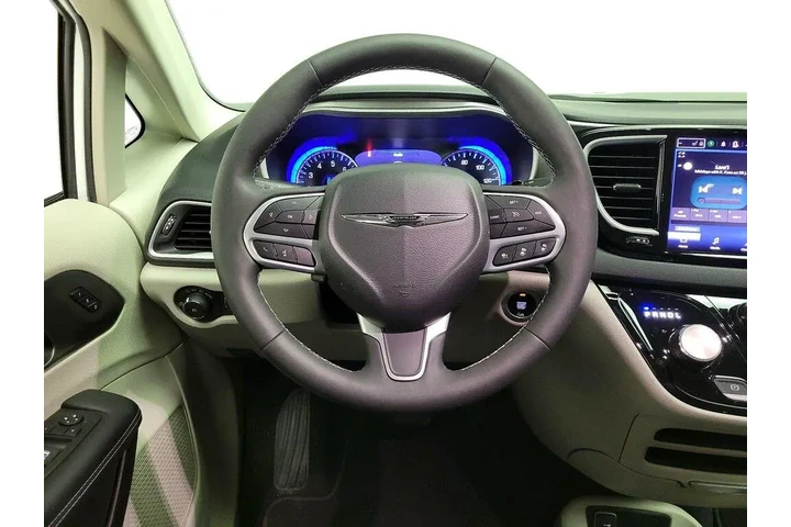 $31998 : Chrysler Pacifica 2023 Touri image 10