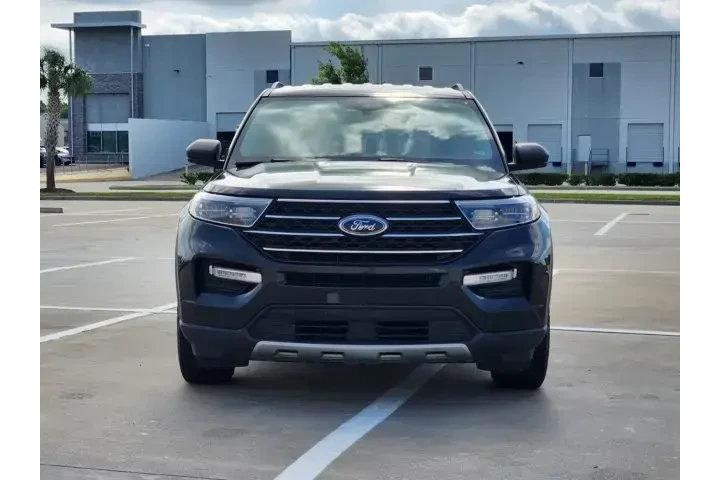 $26309 : Ford Explorer 2023 AWD XLT 4 image 2