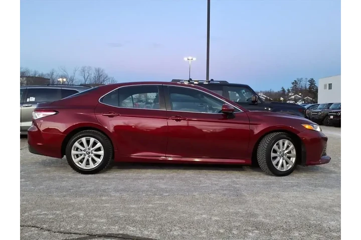 $15928 : Toyota Camry 2019 SE 4dr Sed image 2