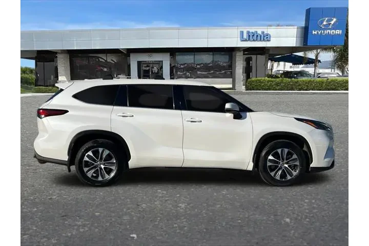 $33999 : Toyota Highlander 2022 AWD X image 9