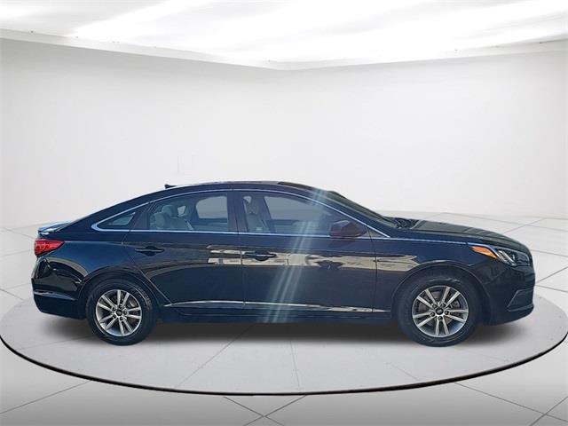 $8590 : Pre-Owned 2015 Sonata SE image 2