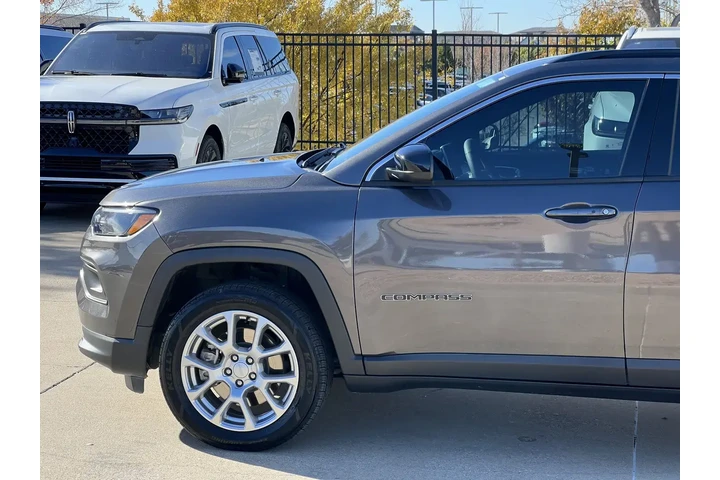 $20953 : Jeep Compass 2023 4x4 Latitu image 5