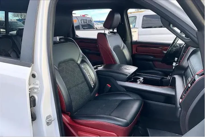 $30936 : Ram 1500 2020 4x4 Rebel 4dr image 8