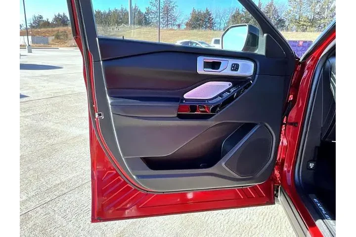 $38455 : Ford Explorer 2023 AWD Plati image 9