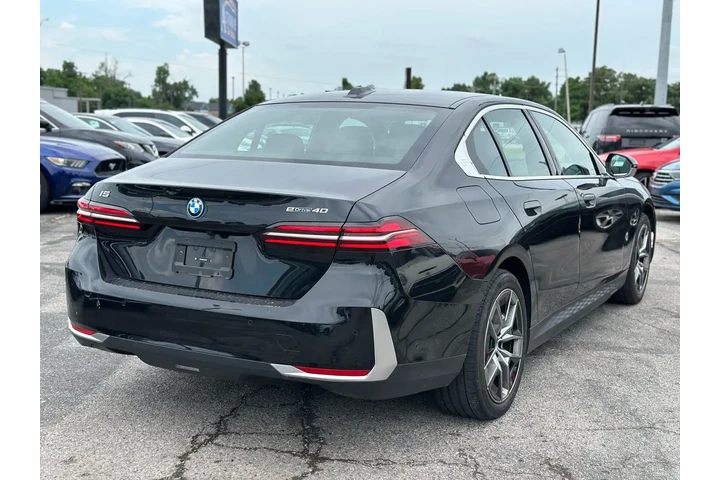 2024 BMW I5 EDRIVE40 SEDAN 4D image 9