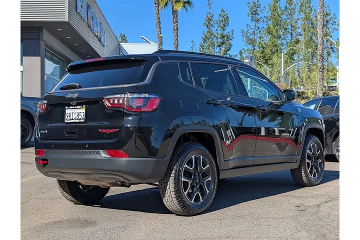 $15348 : Jeep Compass 2021 4x4 Trailh image 10