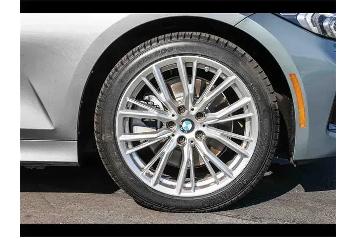 $27885 : BMW 3 Series 2023 330i 4dr S image 9