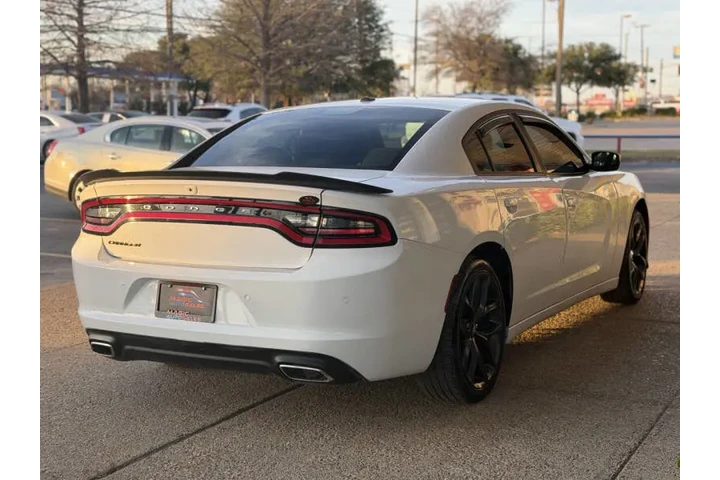 $17499 : 2019 Charger SXT image 8