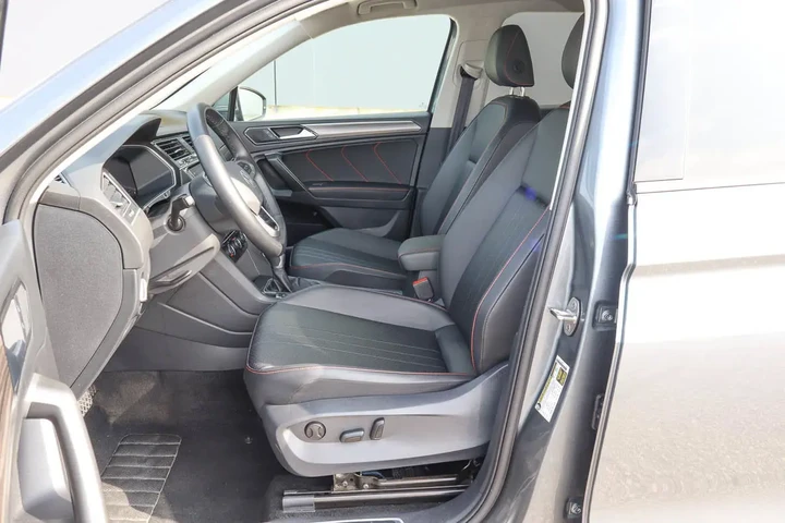$24587 : 2024 Tiguan 2.0T Wolfsburg Ed image 7