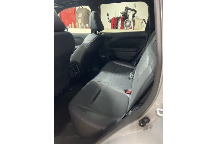 $39000 : Subaru Forester 2025 AWD Lim image 4