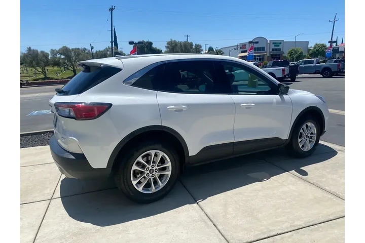$20588 : Ford Escape 2022 AWD SE 4dr image 8