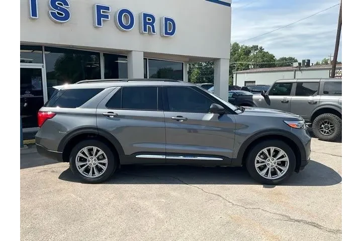 $33922 : Ford Explorer 2023 AWD XLT 4 image 2