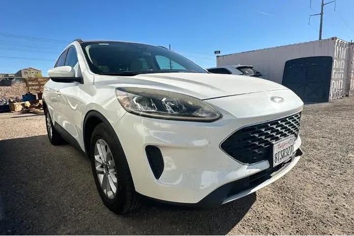 $16588 : Ford Escape 2020 SE 4dr SUV image 2