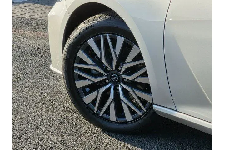 $18636 : Nissan Altima 2023 2.5 SV 4d image 8