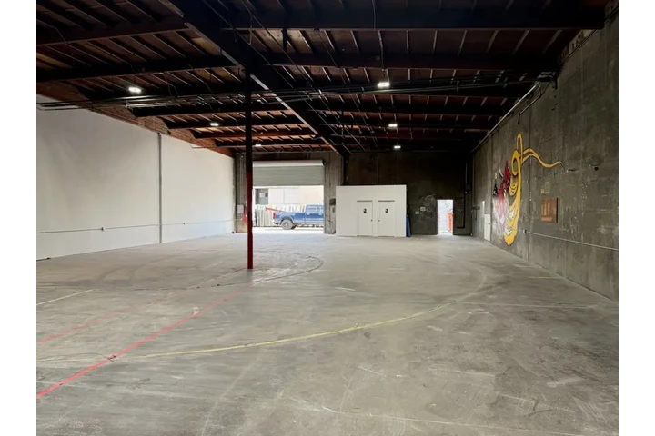 $6500 : Bodega Disponible en Gardena image 8